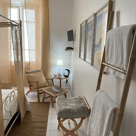 Sweet Cornelia Bruniquel