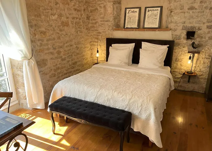 Sweet Cornelia Bruniquel