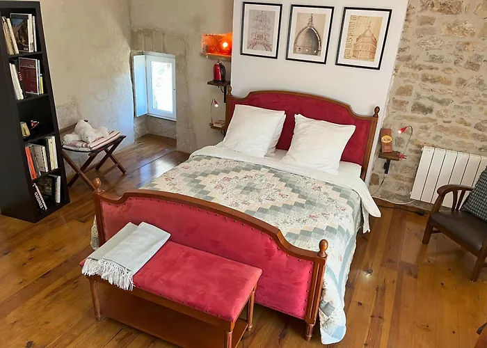 Sweet Cornelia Bed & Breakfast Bruniquel