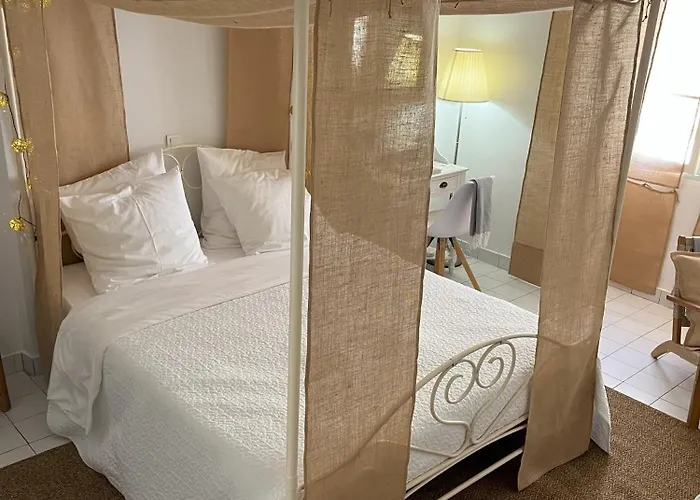 Sweet Cornelia Bed & Breakfast 3*